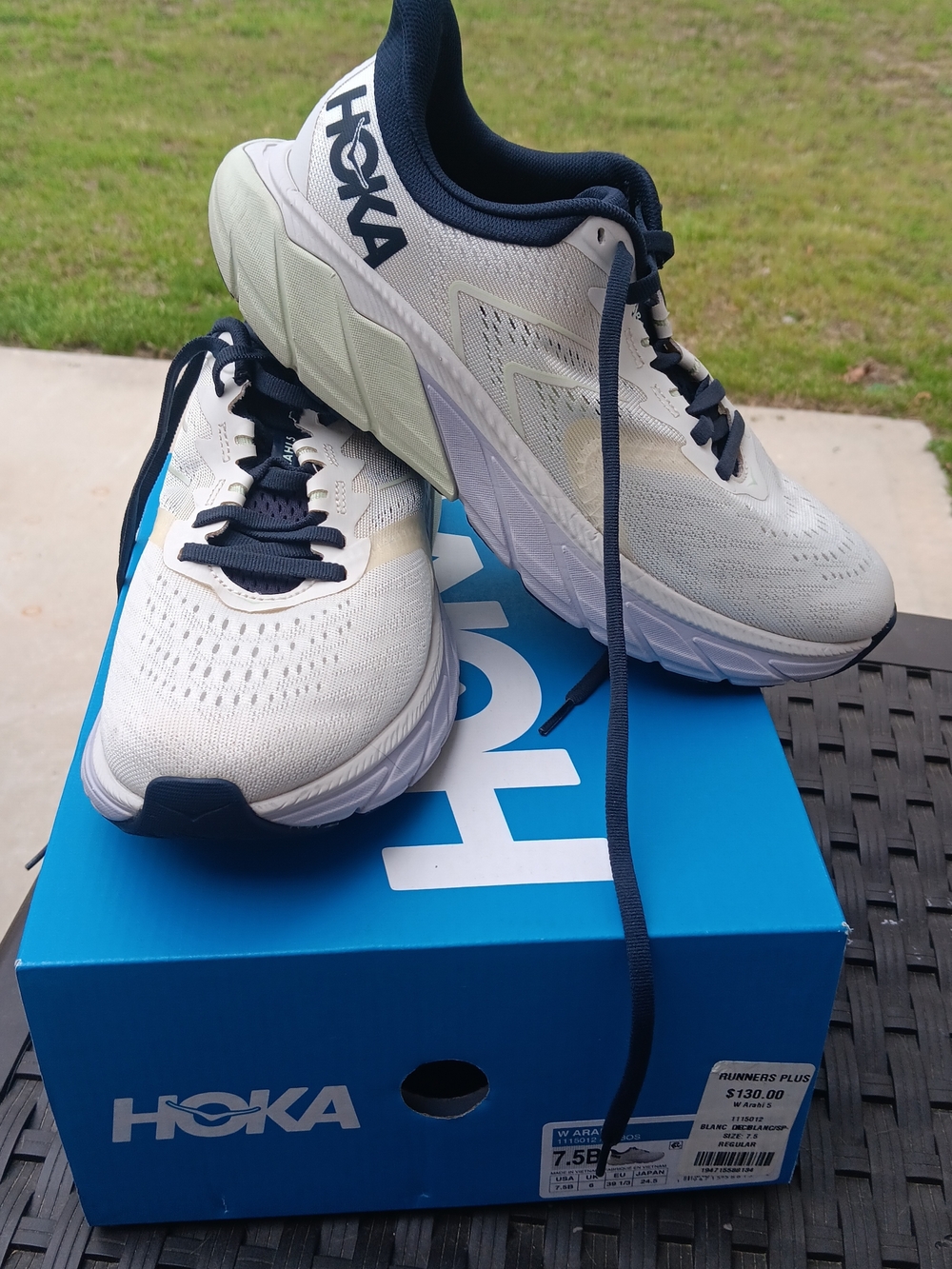 Hoka ARAHI 5 Running Shoes - White with Navy Accents